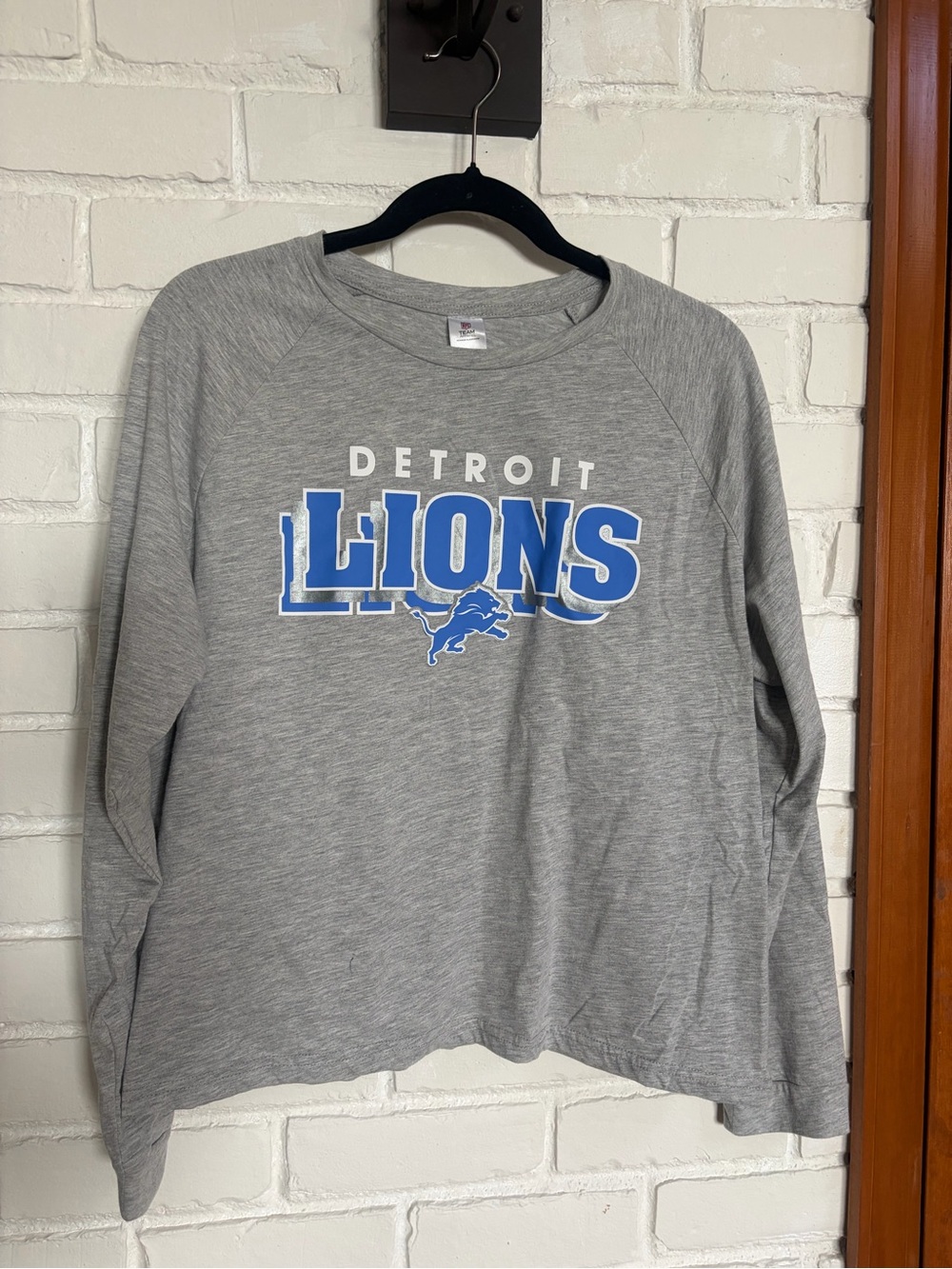 Detroit Lions Gray Long sleeve tee with Blue Logo